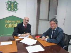 Los presidentes firmando