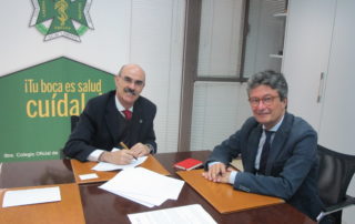 Los presidentes firmando
